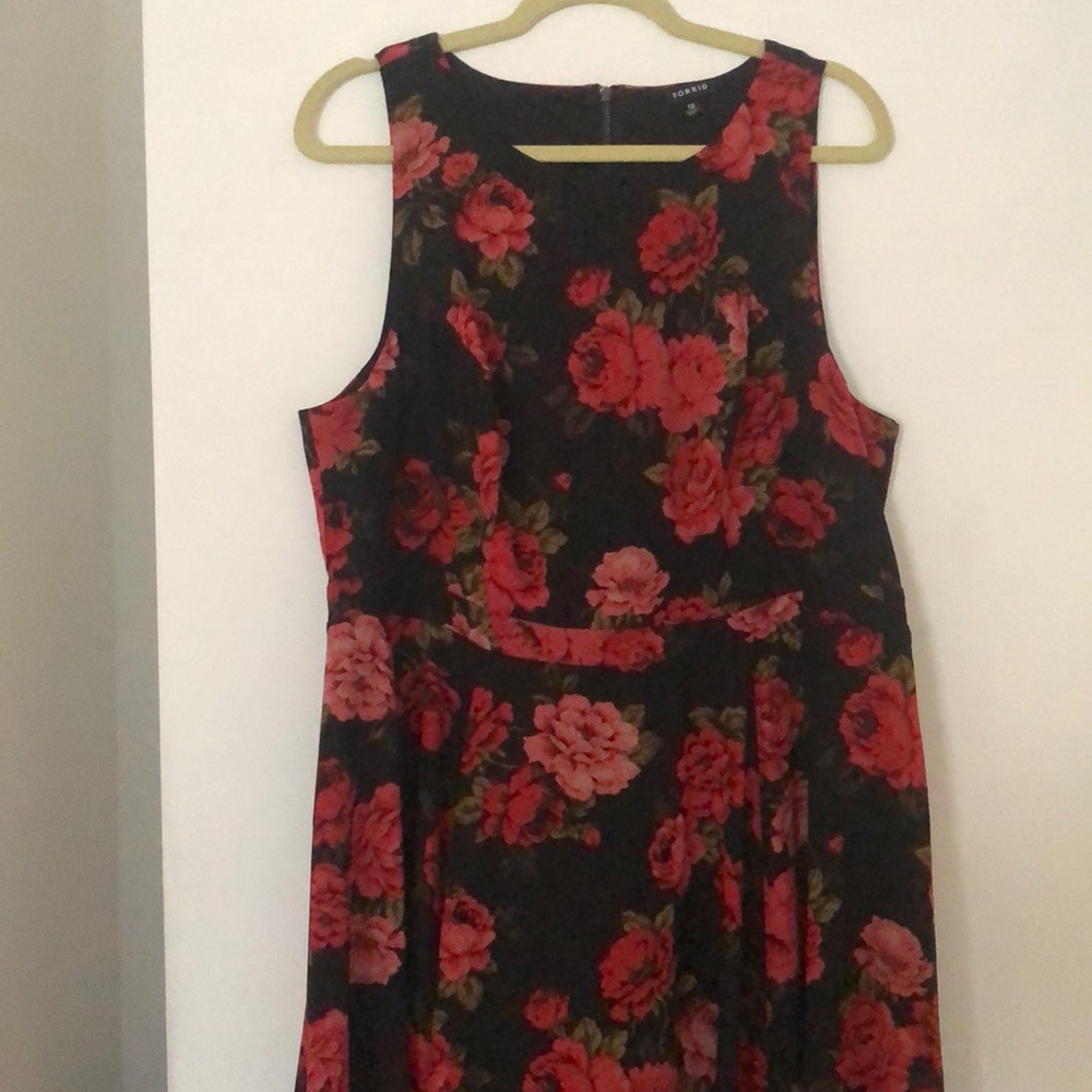 EUC//Torrid Formal Floral Gown